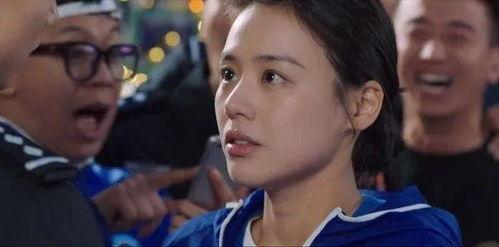 看别人接吻的吃瓜群众,揭秘围观者眼中的甜蜜瞬间